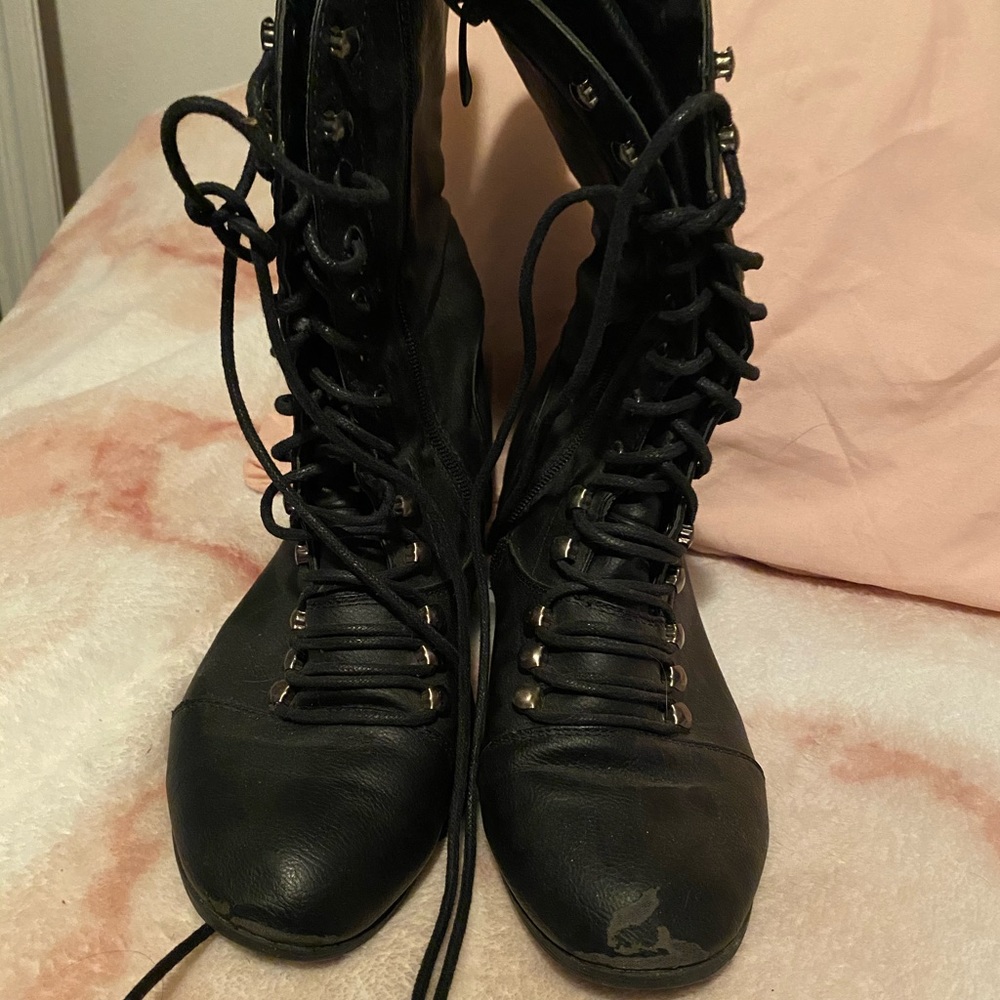 Combat boots